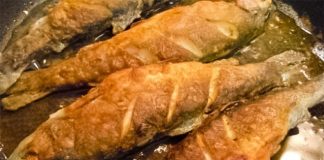 Kuhari ribu ne stavljaju u brašno, UVALJAJU JE U OVU NAMIRNICU: Ulje nikad ne prska, a ukus je bolji 10 puta - featured image