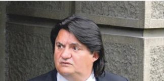 INFORMACIJE O MUŽU ZORICE BRUNCLIK IZBEZUMILE JAVNOST! Pogledajte u čijem zagrljaju su ga sinoć uhvatili!!Javnost šokirana baš sad kad je Zorica bolesna!!!! - featured image