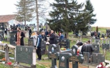 Pokojnika u Rogoznici spustili na zemlju, kada su svi očekivali popov glas, začulo se nešto jezivo: Svi su gutali suze i knedle u grlu - featured image