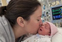 Majka je došla u mrtvačnicu kako bi posljednji put vidjela svoju djevojčicu. Ali tijekom oproštaja primijetila je nešto nevjerojatno… - featured image
