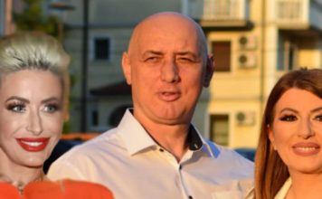 Puče tikva, razvod! Mislila je da ima sretan brak i vjernog muža dok nije pogledala u njegov telefon: Poziv koji je usred noći dobio Taške, Viki je potpuno zbunio Puče tikva, razvod! Mislila je da ima sretan brak i vjernog muža dok nije pogledala u njegov telefon: Poziv koji je usred noći dobio Taške, Viki je potpuno zbunio - featured image