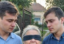 Roditelji su ih napustili kad su imali dvije godine, a baka ih je prehranila prodajući povrće i radeći po tuđim poljima – dvadeset i tri godine poslije stavili su joj povez preko očiju i u ruku spustili mali mjedeni ključ… Roditelji su ih napustili kad su imali dvije godine, a baka ih je prehranila prodajući povrće i radeći po tuđim poljima – dvadeset i tri godine poslije stavili su joj povez preko očiju i u ruku spustili mali mjedeni ključ… - featured image