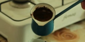 Kafu nikada ne sipajte u kipuću vodu: Mnogi griješe, evo u čemu je tajna savršenog okusa i arome - featured image