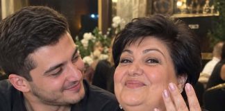 Prije nekoliko mjeseci javio mi se jedan mlađi muškarac preko stranice za upoznavanje. Imam 55 godina i nisam željela vezu s njim. Ali bio je toliko uporan da mi je s vremenom uspio privući pažnju. Na našem drugom susretu poklonio mi je prsten s ogromnim „dijamantom“. Bila sam presretna. Ali jučer sam saznala strašnu istinu o tom prstenu… 😳 - featured image