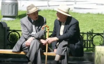 Penzionerima stiže novi d0datak: Iznos zavisi 0d godina radnog staža, a evo kada počinje isplata Penzionerima stiže novi d0datak: Iznos zavisi 0d godina radnog staža, a evo kada počinje isplata - featured image